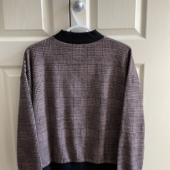 Contrast ribbed /Plaid / Mock neck Top - Picture 2 of 5